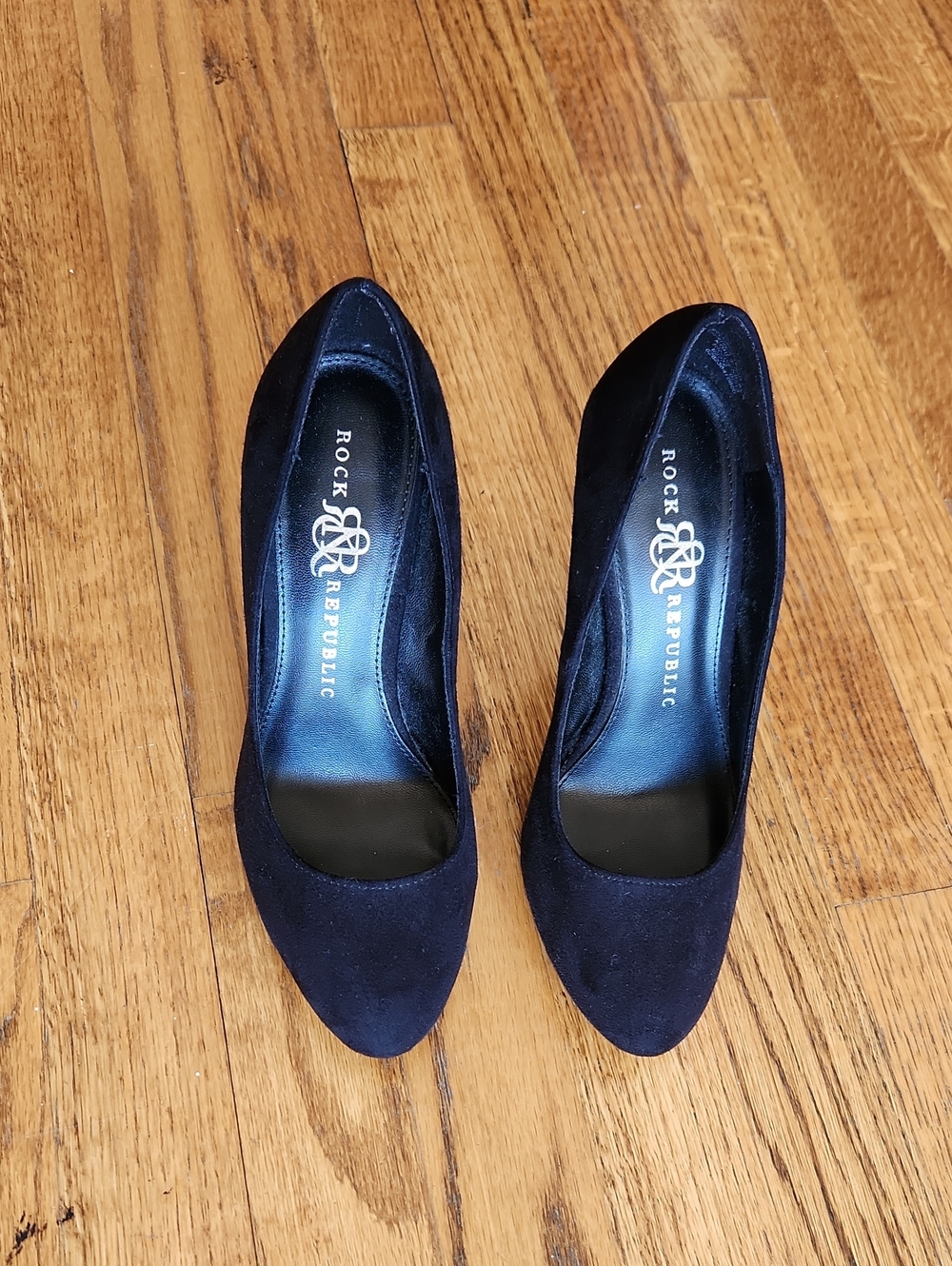 Rock & Republic Black Suede RoundToe Heels